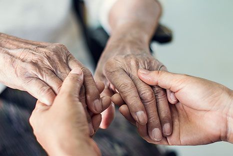 Assistance pour personne âgée à domicile - Quimper, Plogonnec, Douarnenez